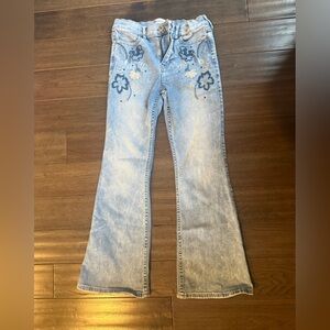 Abercrombie Kids Embroidered Jeans - High rise flare- 11/12 short